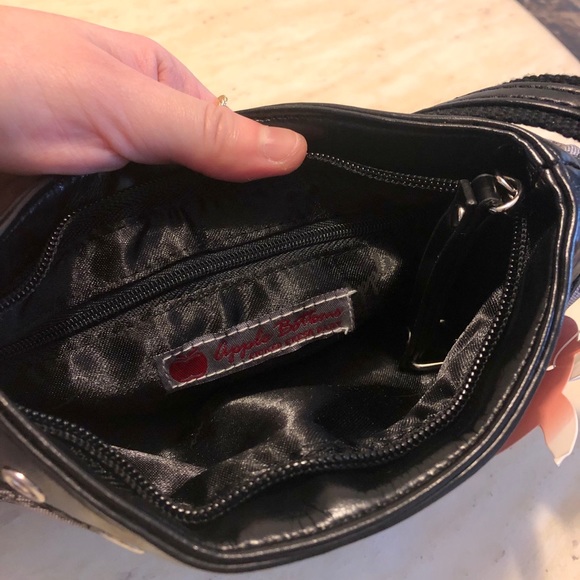 New Apple Bottoms Mini Shoulder Bag - Picture 8 of 9